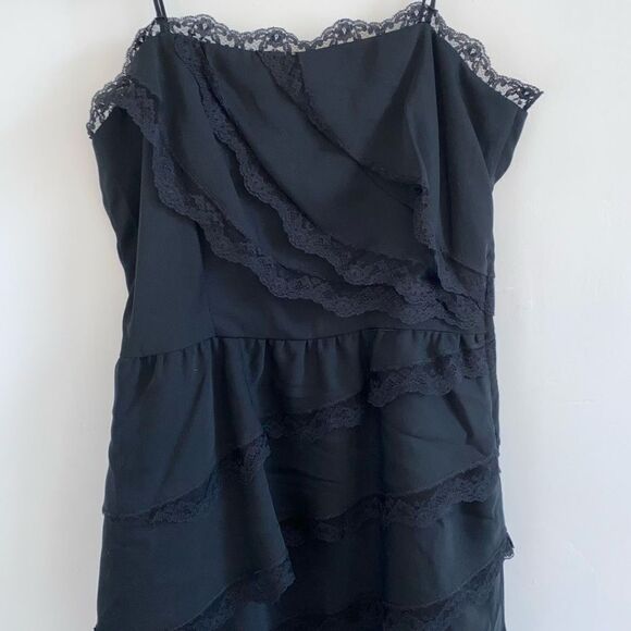 Vintage 60’s Neusteter’s Black Asymmetrical Tiered Lace Ruffle Dress - Picture 3 of 9